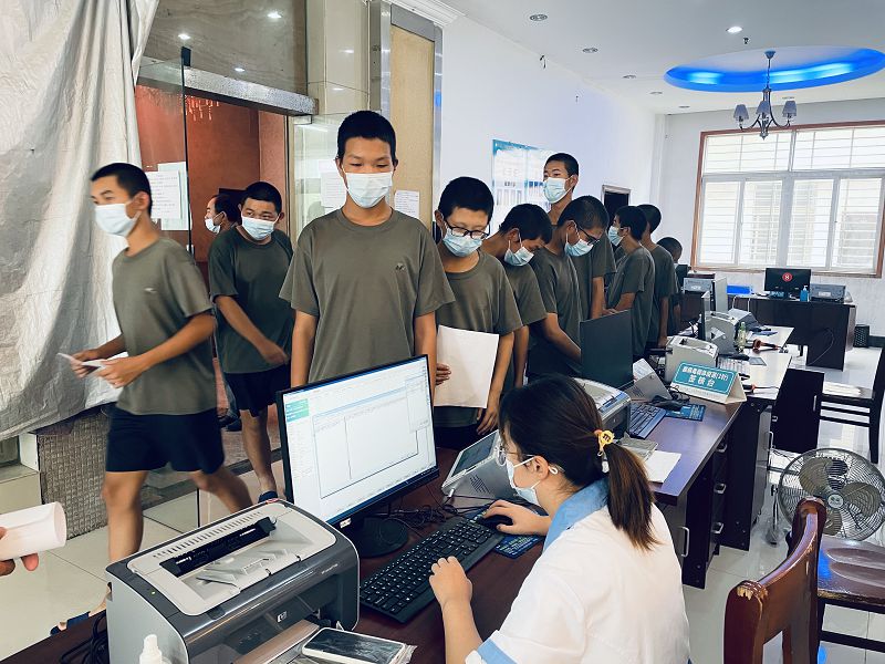 对于网瘾少年家长怎么办(如何与网瘾家长相处)