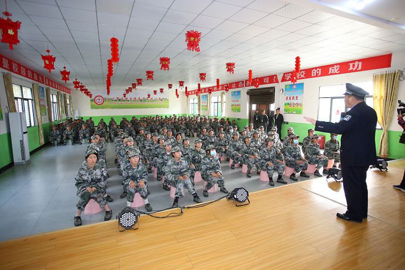 青春期网瘾不爱学习怎么办(有没有比较好的戒网瘾学校)