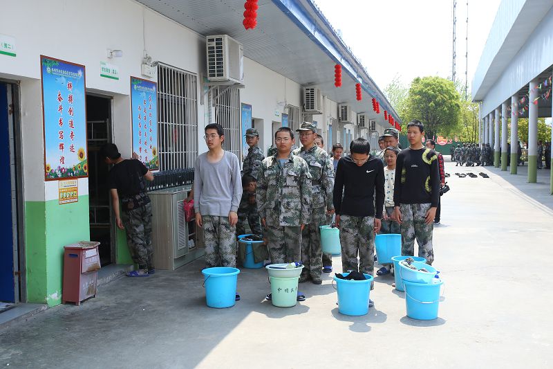 叛逆厌学家长怎么办(厌学的孩子有哪些特殊学校不)