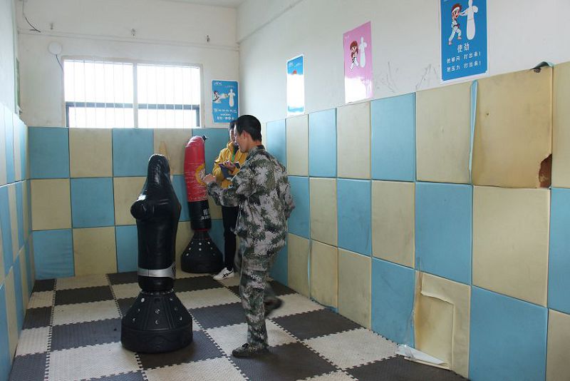 男孩子厌学家长怎么教育(孩子厌学了怎么引导)