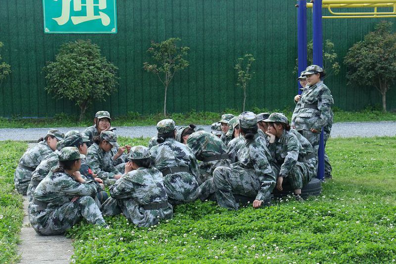 青春期厌学情绪怎么办(孩子青春期厌学怎样引导)