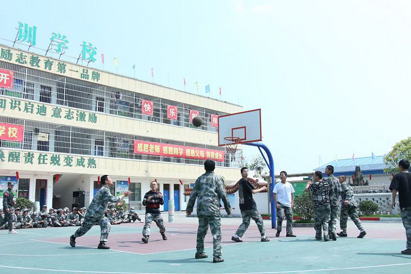 孩子逃课怎样引导(学生厌学逃学教育)