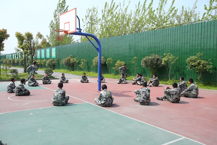 早恋的危害及严重后果(初中早恋怎么引导)