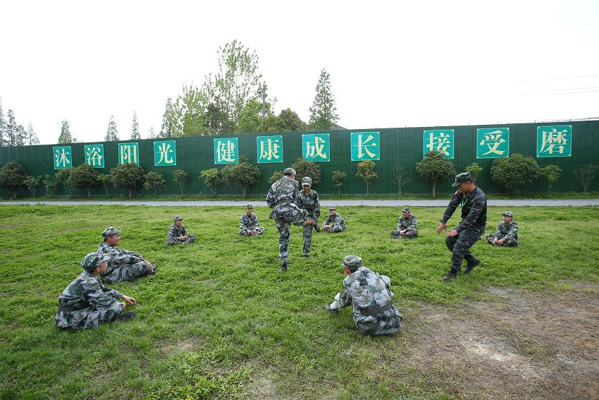 学生早恋班主任怎么办(学生早恋的原因)