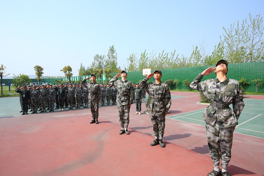 学生谈恋爱怎么教育(学生谈恋爱怎么处理)