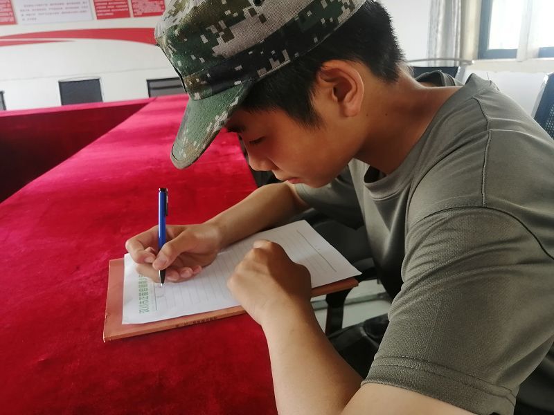 高中谈恋爱会有结果吗(高中谈恋爱要不要告诉父母)