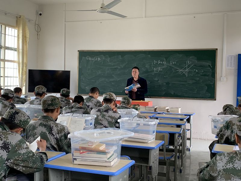 不懂如何应对青少年叛逆？青少年叛逆学校来帮忙(少年封闭式学校解决孩子的网瘾问题)