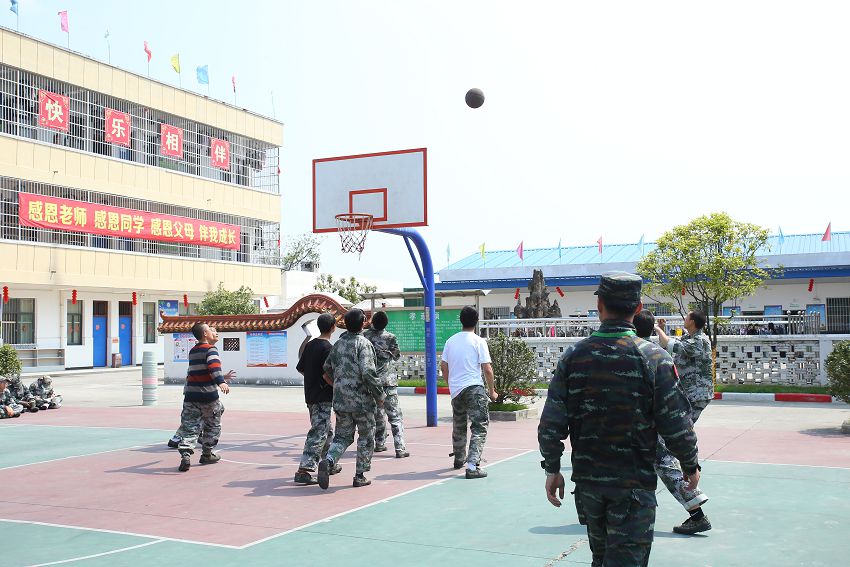 孩子为什么会出现叛逆的情况(如何戒除网瘾)