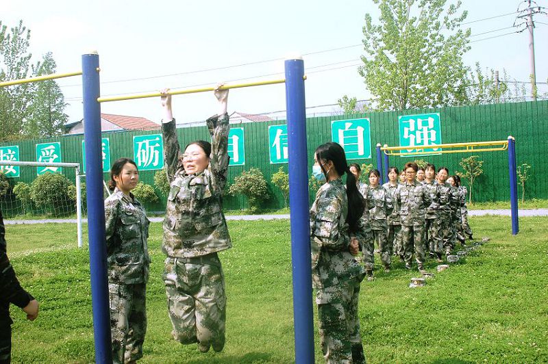 叛逆期的孩子怎么去引导(怎么教育青春叛逆期的孩子)